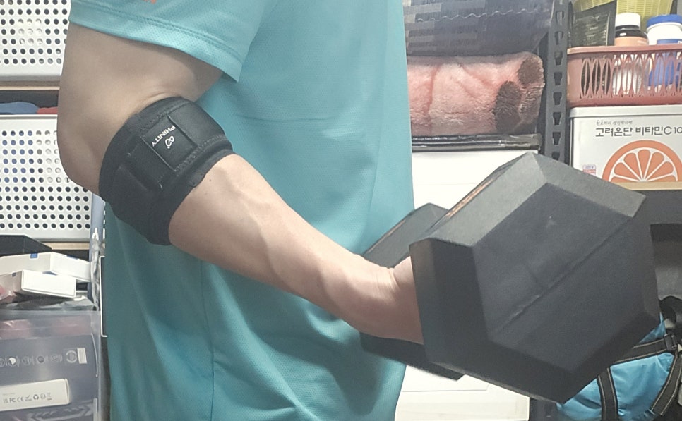 팔꿈치 외측 — 마우스엘보 발생 위치 (외측상과)